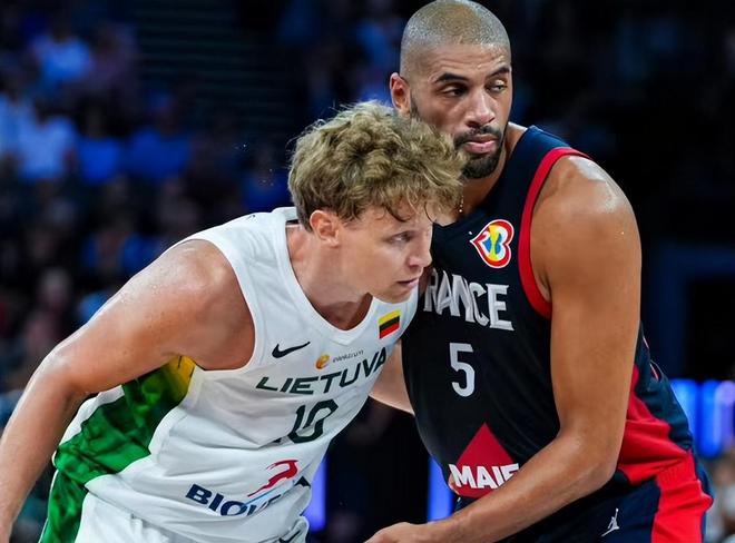 法国队轻取印度队，李梓嘉带队取胜