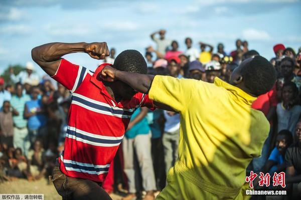 南非代表队在拳击比赛中获得头名 南非代表队在拳击比赛中获得头名