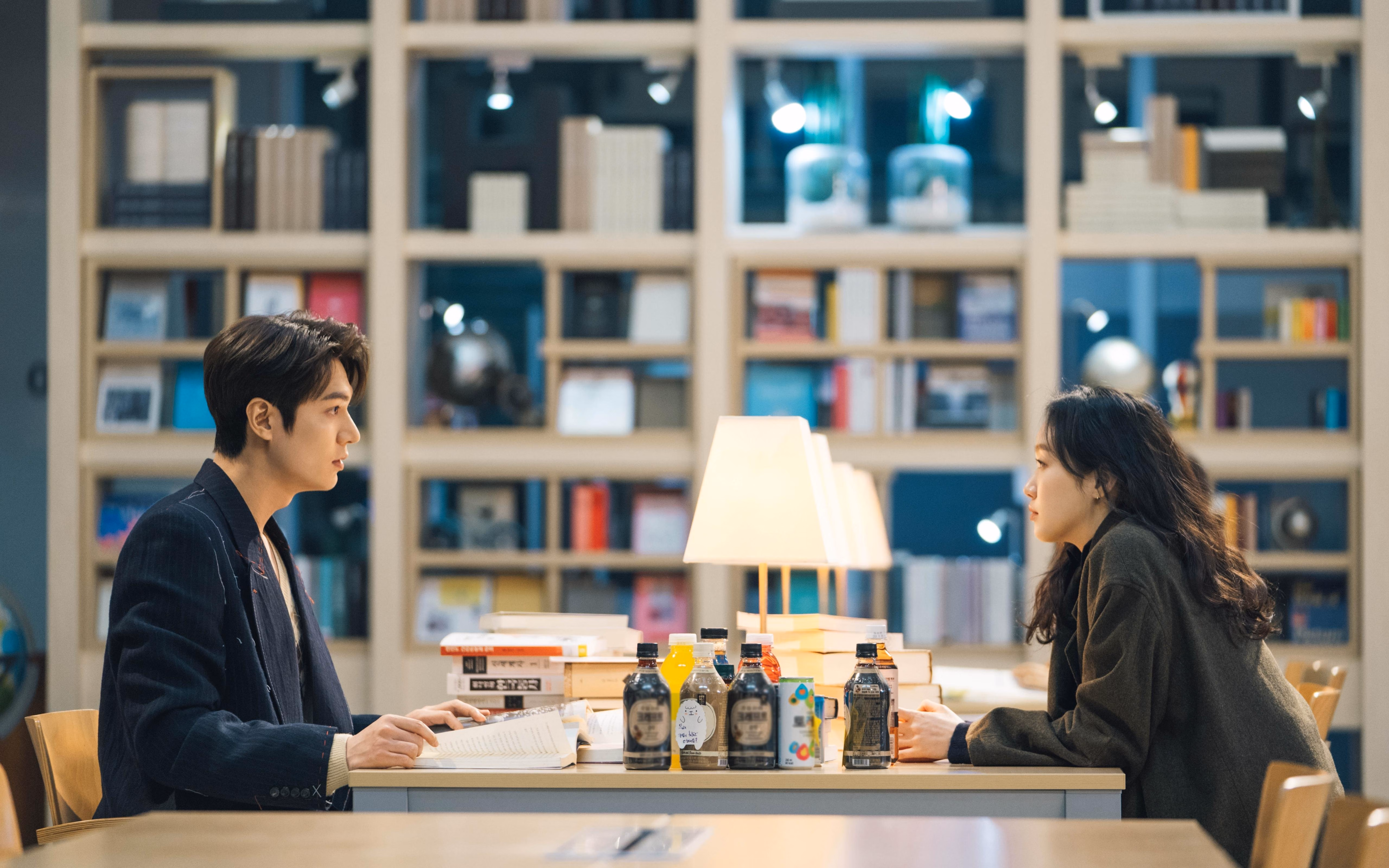 红色狂澜席卷赛道，皮亚斯特里领衔法拉利双车登顶，威廉姆斯防线全面溃败