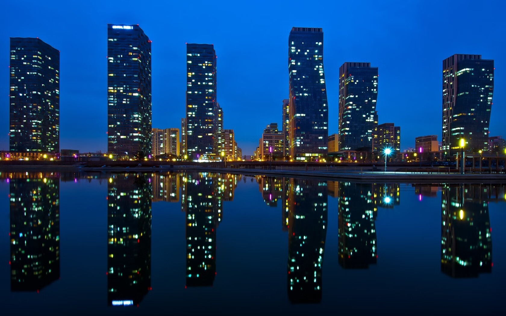 速度与高度的碰撞,F1街道赛焦点战中,山西队绝杀湖人引爆跨界狂潮